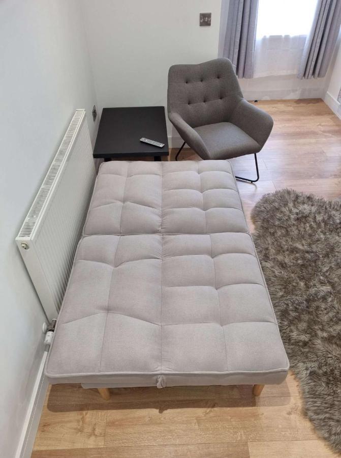 Lmk, Spacious 1 Bedroom Ground Floor Apartment, Ev Charger, Free Parking Wi-Fi, Great Location Belfast Exterior photo