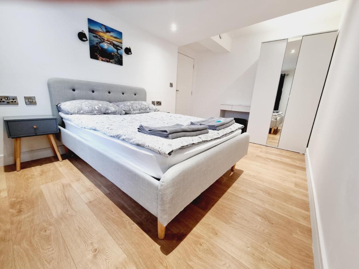 Lmk, Spacious 1 Bedroom Ground Floor Apartment, Ev Charger, Free Parking Wi-Fi, Great Location Belfast Exterior photo